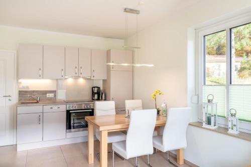 gemütliches Ferienhaus für 4 Personen mit Kamin in ruhiger Lage (gemutliches Ferienhaus fur 4 Personen mit Kamin in ruhiger Lage) in كورسواندت