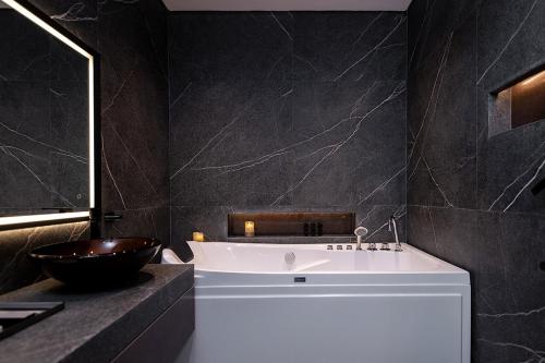 Bad, Viola Gardens Residence in Al Izdihar