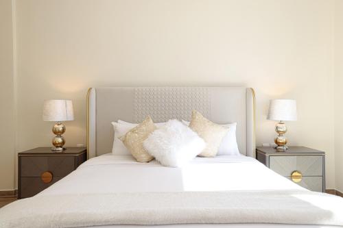 Visionary Vista: 2BR Al Habtoor City, Dubai (Foto 7)