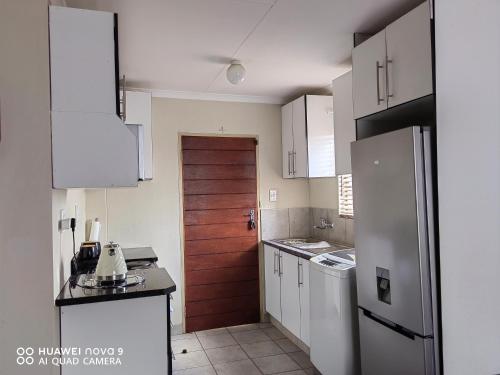 Klaasy's 1 bedroom Cosy home Johannesburg South in Katlehong