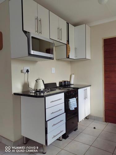 Klaasy's 1 bedroom Cosy home Johannesburg South in Katlehong