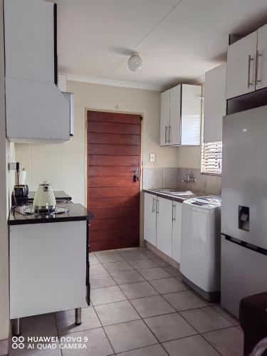 Klaasy's 1 bedroom Cosy home Johannesburg South in Katlehong