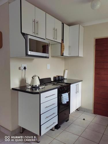 Klaasy's 1 bedroom Cosy home Johannesburg South in Katlehong