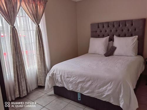 Klaasy's 1 bedroom Cosy home Johannesburg South in Katlehong