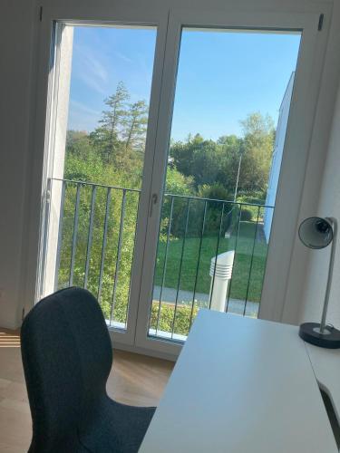 Private room with work space near Zurich