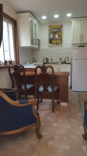 주방, Jerusalem Views Holiday Studio in 메바세레트 지온