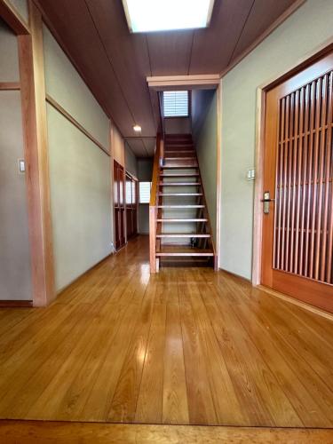 吉祥莊位于高山市内 有一千平方的园林 可远眺日本的阿尔卑斯山脉 四季景色绝佳 可接待9人入住 免费停车, Takayama (foto 8)
