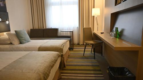 2 twin beds