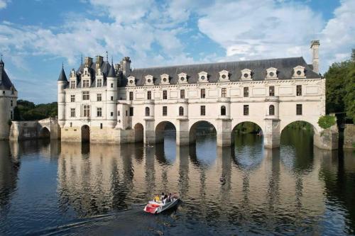 *Bellevue* Demeure vue Cher et Château