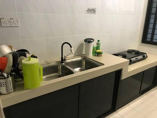 Konyha, Dahlia Homestay (Wi-Fi & Netflix) in Lutong