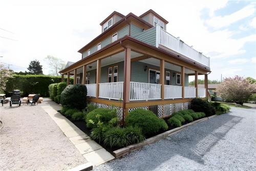 Mariner House, 3 units at First Beach close to downtown Newport