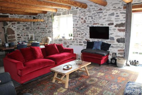 Maison La Pierre du Lézard Nature Auvergne-Rhône-Alpes (Maison La Pierre du Lezard Nature Auvergne-Rhone-Alpes) in Allanche