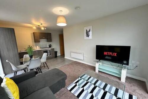Large 1 Bed MCR Apartment and Huge Terrace Sleeps 4, Manchester (photo 2)