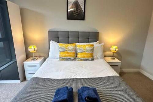 Large 1 Bed MCR Apartment and Huge Terrace Sleeps 4, Manchester (photo 8)