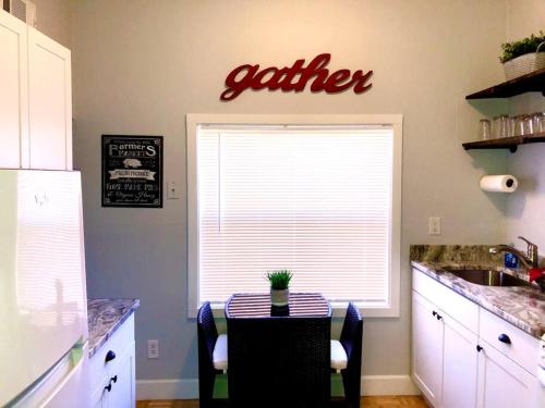 Overlooking Downtown Dunedin Two Bedroom apartment NO KIDS, NO PETS detail