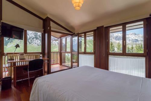 SNO Hotel Candanchu in Aisa