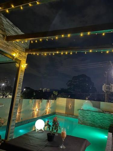 Alugo espaço com piscina + Jacuzzi!