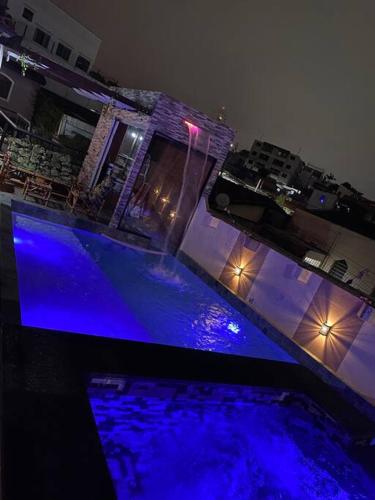 Alugo espaço com piscina + Jacuzzi!