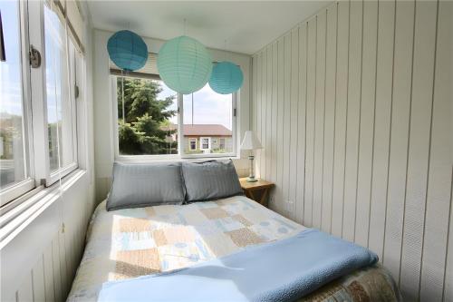Apartment 4bd,1st floor, waterview, walk to Beach in Middletown, USA
