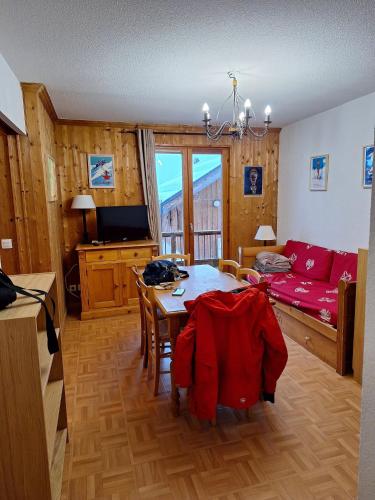 Appartement dans un chalet, résidence avec piscine