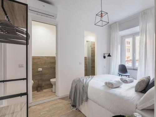 The Best Rent - Three-room apartment near the Colosseum, Rom (Foto 3)