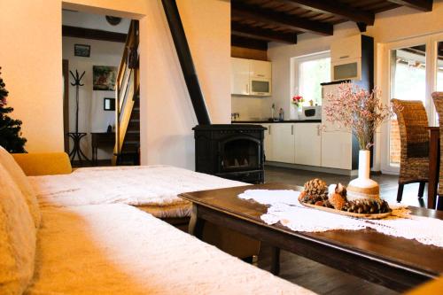 POČITNIŠKA HIŠA SONČNI VRH (POCITNISKA HISA SONCNI VRH) in 拉登齊