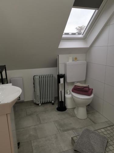 Dachzimmer mit Kochecke und Duschbad, nahe Messe, Hannover (fotografie 9)