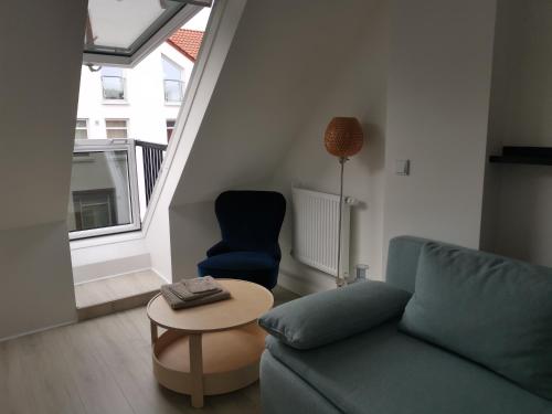 Dachzimmer mit Kochecke und Duschbad, nahe Messe, Hannover