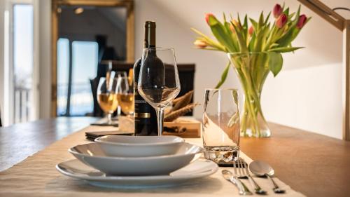 Food and beverages, Lungomare Oro, Penthouse am Yachthafen, Traum Meerblick, Hunde erwunscht in Olpenitz