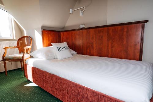 Single Room image 7