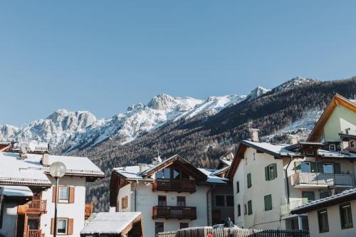 Il Rifugio di Dante - 10 Minuti dagli Impianti, Deposito e Parcheggio Privato - Apartment - Moena