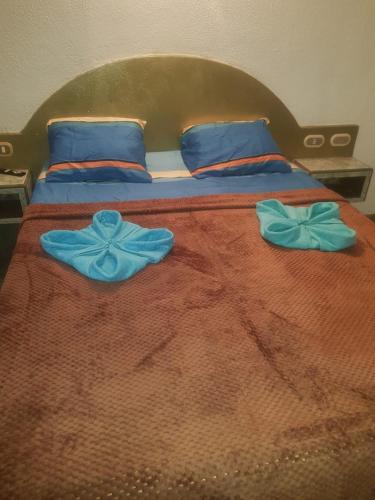 HOTEL HOLLYWOOD