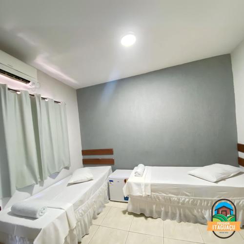 2 twin beds