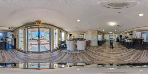 Quality Inn & Suites Weatherford - 로비