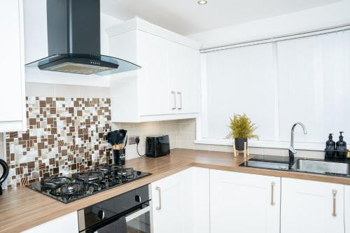 บริการและสิ่งอำนวยความสะดวก, Stylish 3 bed house with free parking in ฮันส์เลต คาร์