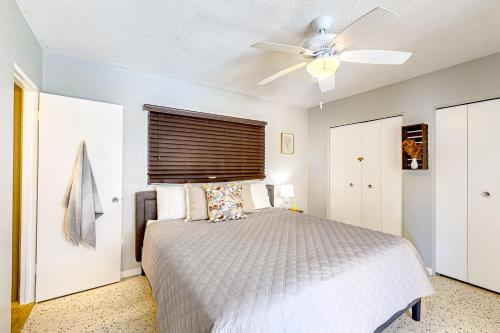 Balmy Breeze Hideaway in Redington Shores, USA