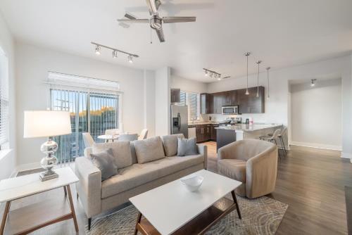 Cs 3150 Corporate 2br Suite, Parking in Dallas, USA