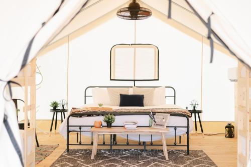 Deluxe Glamping Tents at Lake Guntersville State Park in Guntersville (AL)