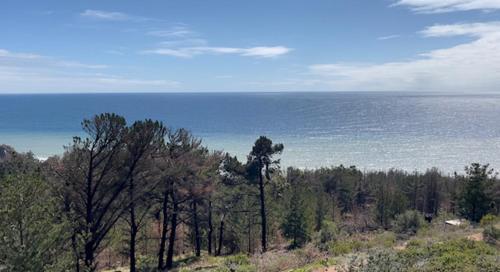 Vista espectacular! Rústico entre el bosque y el mar!