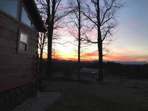 Cabin on Gold Mine Hill