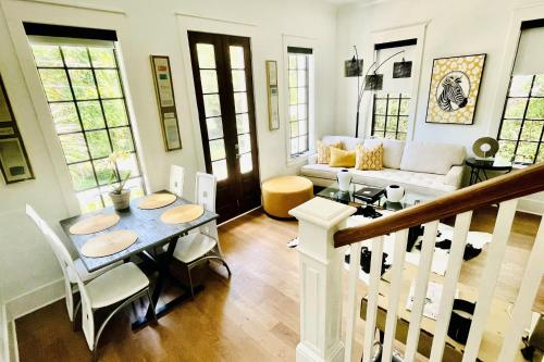 Colby's Castle in 芒特普萊森特