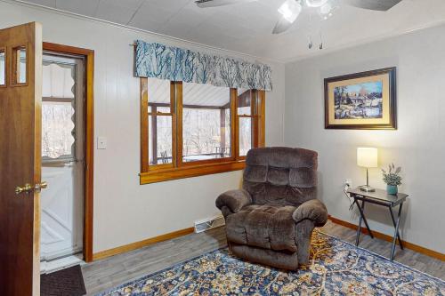 Wolf Den Retreat in Swanton, USA