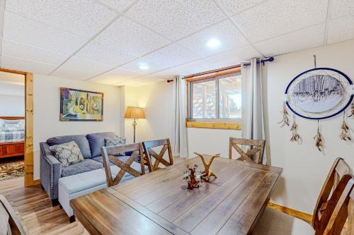 Alpine Horn Lodge at Big Powderhorn Mountain - Unit C in Ironwood, USA