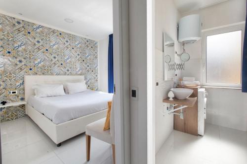 Les Chic Sorrento - image 7