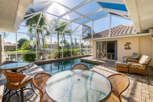 Villa Hibiscus-Waterfront-Punta Gorda FL