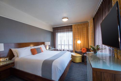 Superior King Room image 2