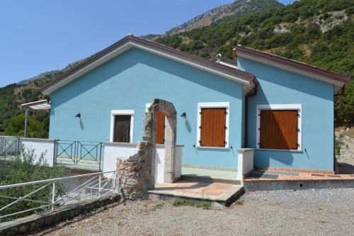 3 bedrooms, 4 beds