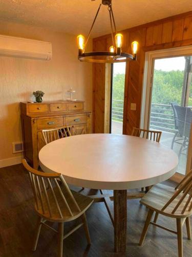 Secluded Riverside Farm House - Near Sand Dunes Secluded Riverside Farm House - Near Sand Dunes