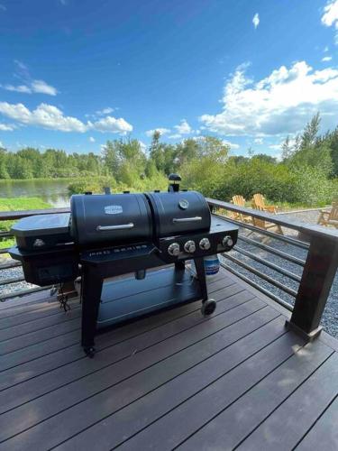 Secluded Riverside Farm House - Near Sand Dunes Secluded Riverside Farm House - Near Sand Dunes