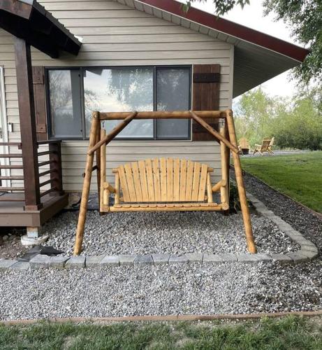 Secluded Riverside Farm House - Near Sand Dunes Secluded Riverside Farm House - Near Sand Dunes